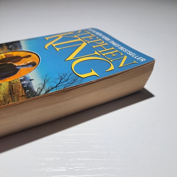 Stephen King  'From a Buick 8' Paperback Novel Book - Picture 2 of 8